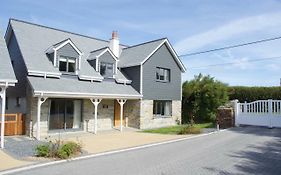 Constantine Bay Padstow Pl28 8jq